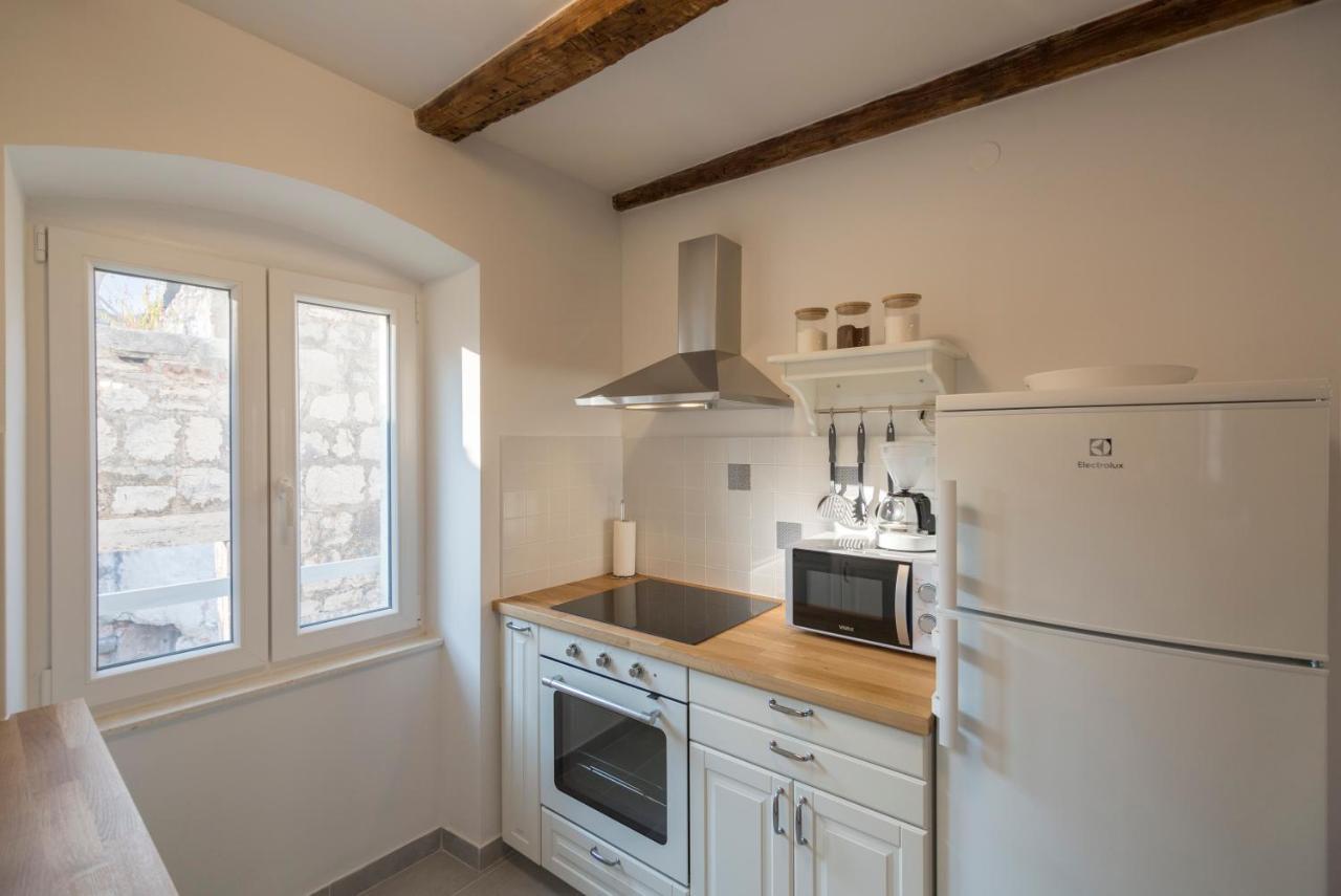 Apartments Bepi Комижа Экстерьер фото