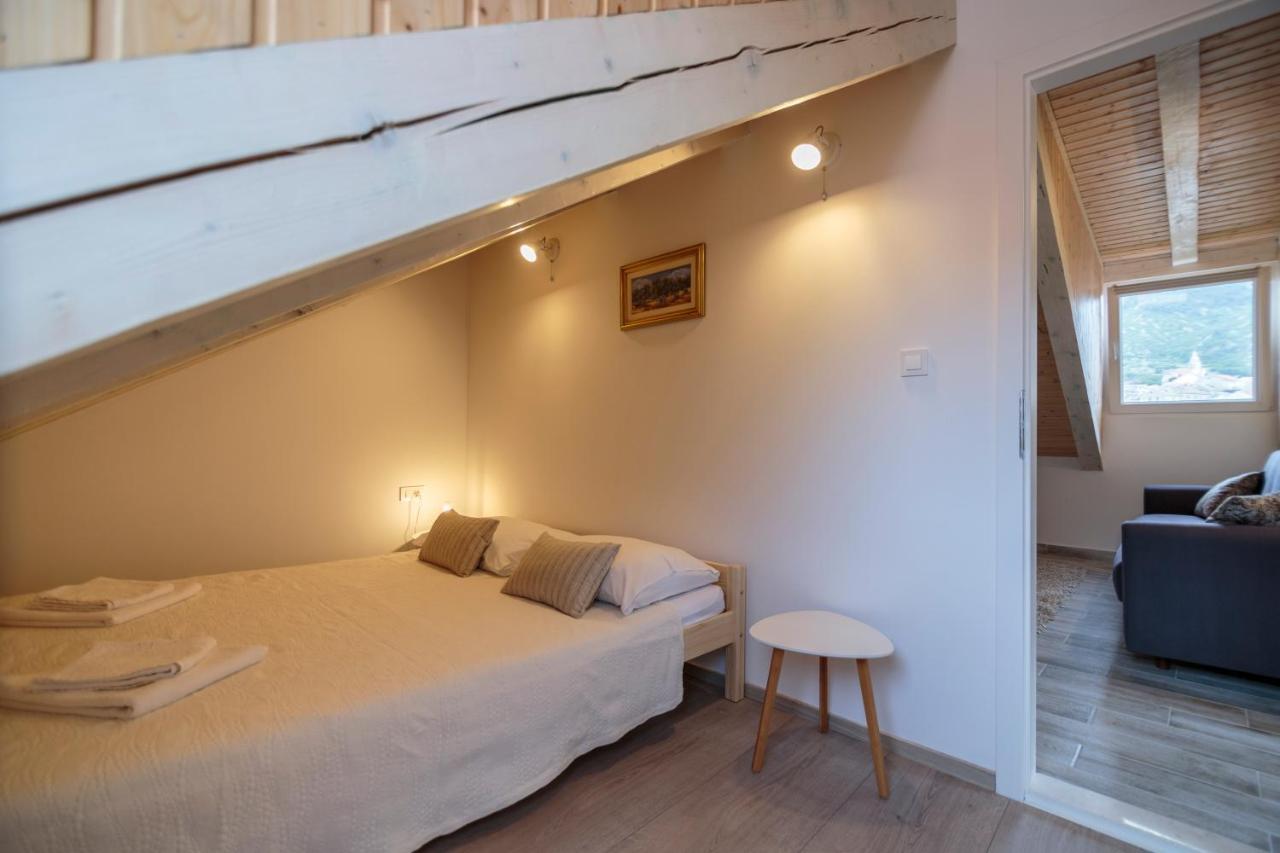 Apartments Bepi Комижа Экстерьер фото