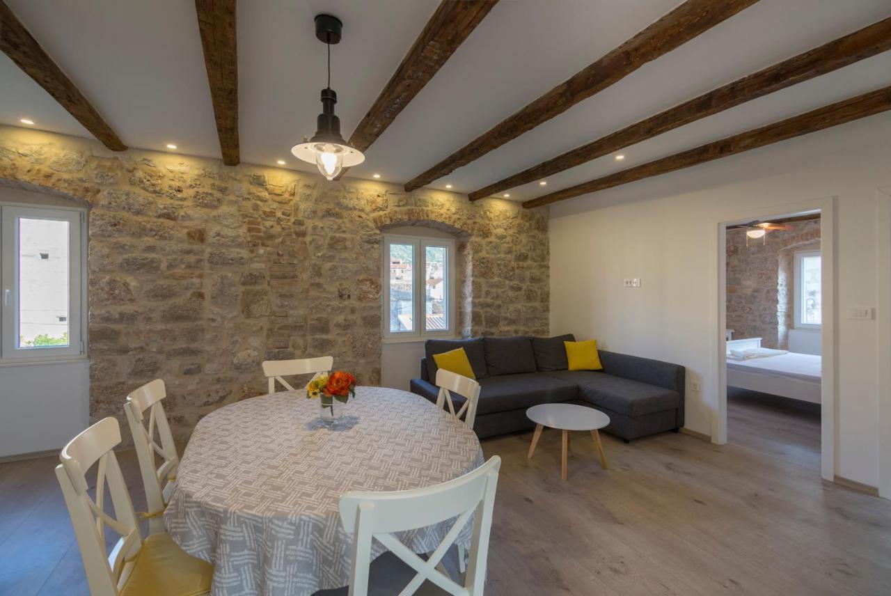 Apartments Bepi Комижа Экстерьер фото